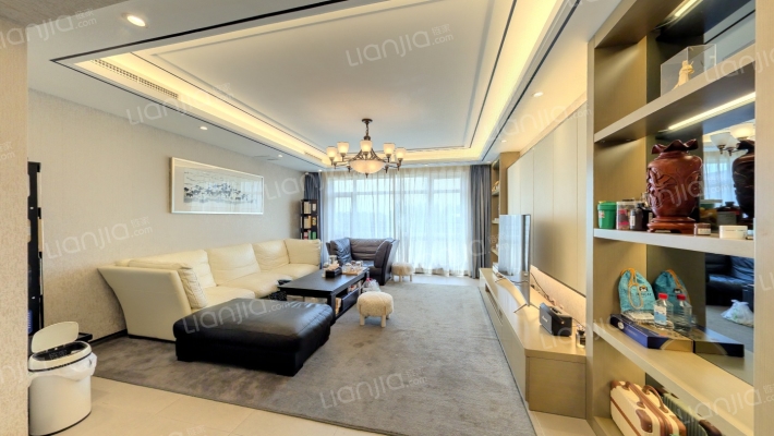 领秀翡翠山B区二手房实景图