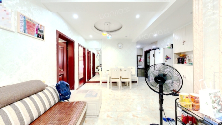 新跨越I33二手房实景图