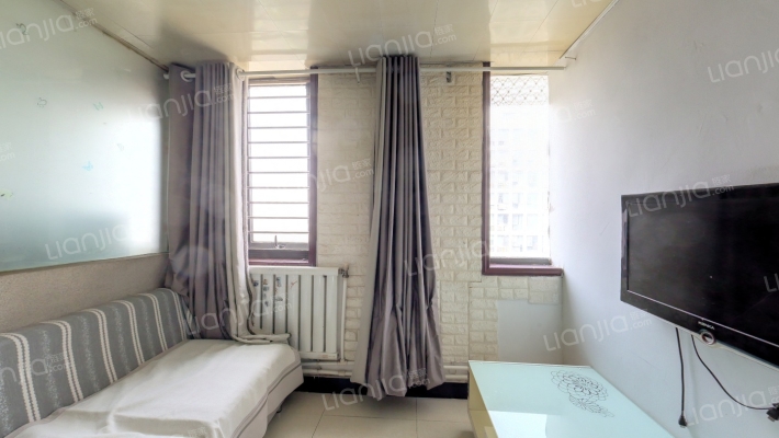 首座国际公寓二手房实景图