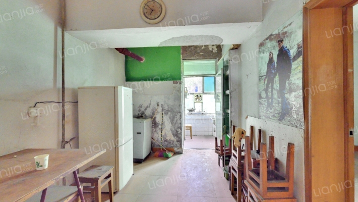 友爱村二手房实景图