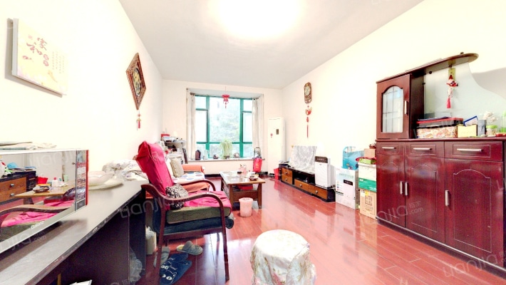 丛林背景二手房实景图