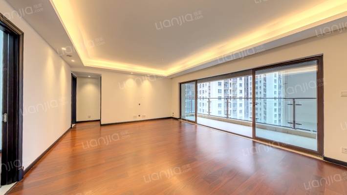 万科翡翠公园二手房实景图