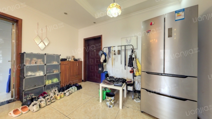 金沙柏林郡二手房实景图