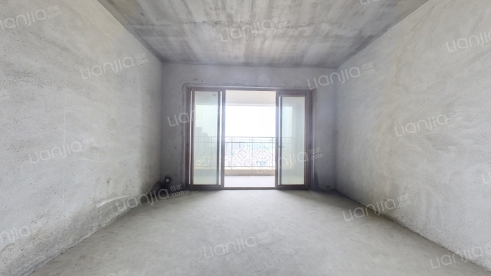 依云水岸二期二手房实景图