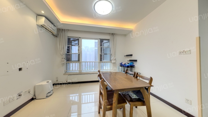 万科海悦汇城东区二手房实景图