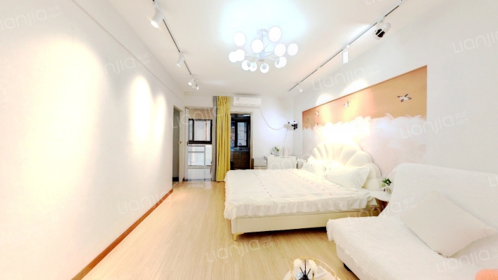 宝利金二期中央荣御二手房实景图