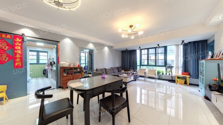 维多利亚华庭二手房实景图