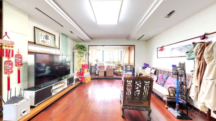 滨江公寓二手房实景图