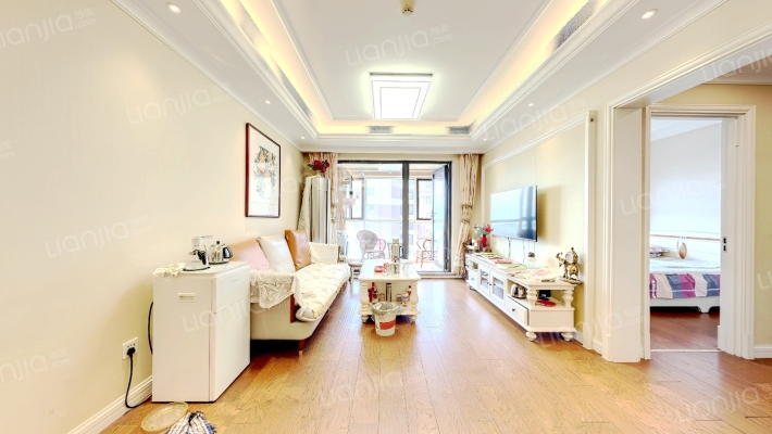 青特小镇E区二手房实景图