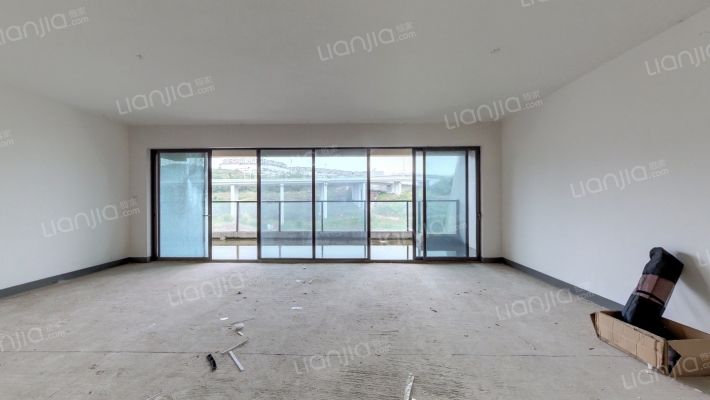 万科十七英里江入园二手房实景图