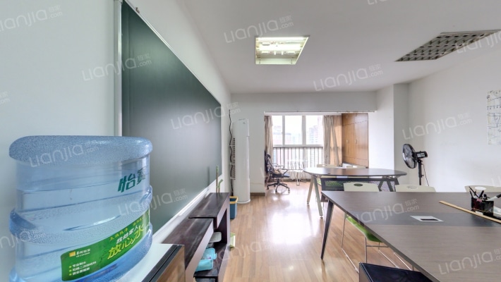 金沙国际二手房实景图