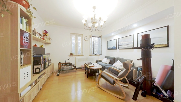 爱涛尚逸华府二手房实景图