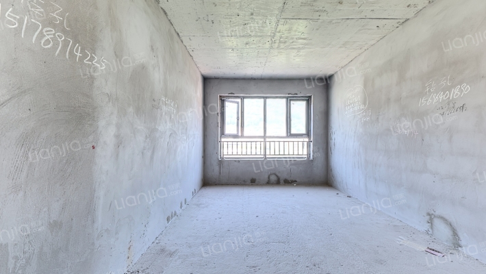 银河公园山水二手房实景图