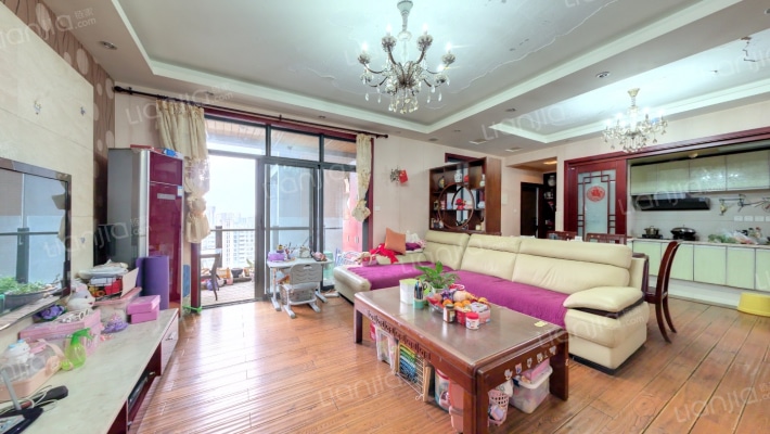 翡翠城五期二手房实景图