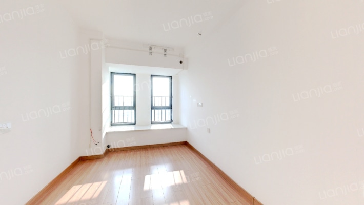 万科民安星辰二手房实景图