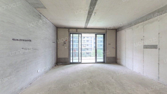 轨道中建麓江府二手房实景图