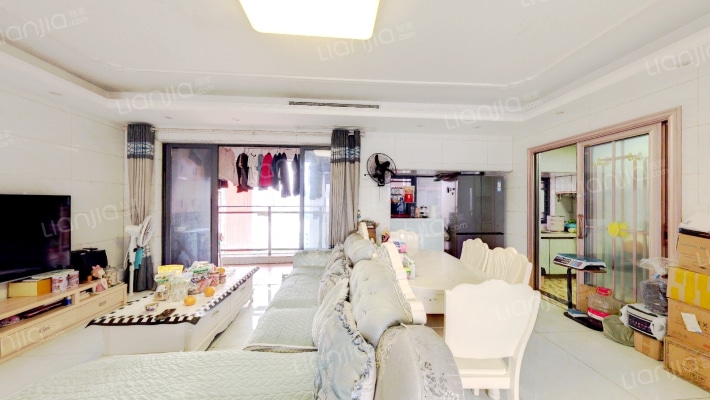 港城蓝山雅园二手房实景图