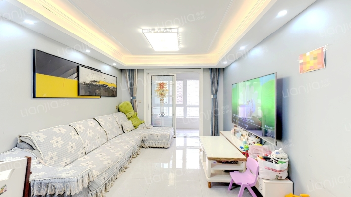 保利罗兰春天二手房实景图