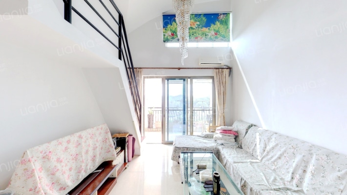 莲花湾畔花园二手房实景图