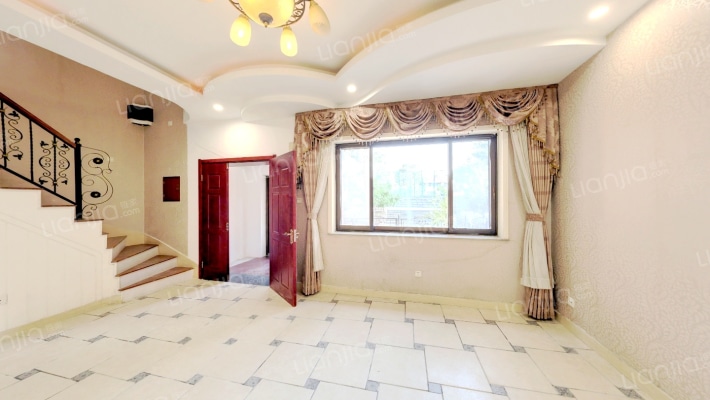 西山花园别墅二手房实景图