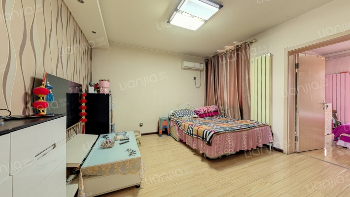 陕建机社区二区二手房实景图