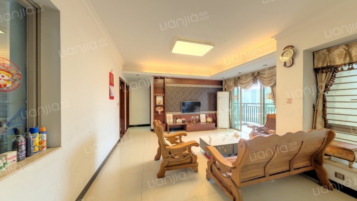 骏威锦东花园C区二手房实景图