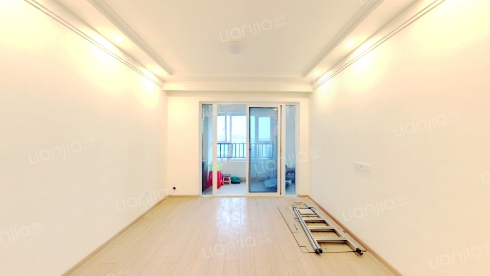 绿地柏仕公馆二手房实景图