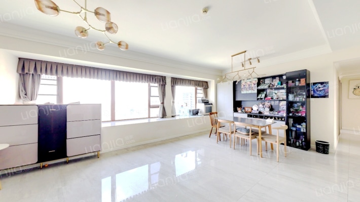 蓝花楹二手房实景图