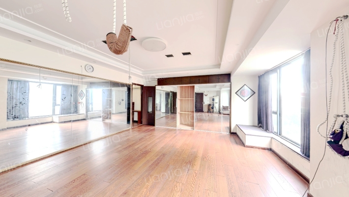 宋都奥体名座二手房实景图