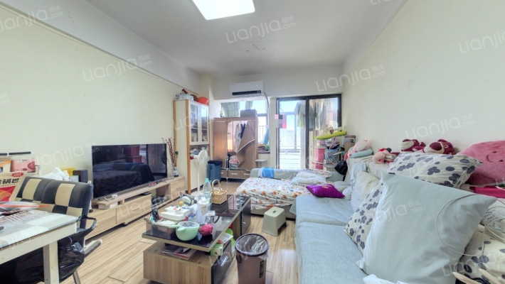 中构银城二手房实景图