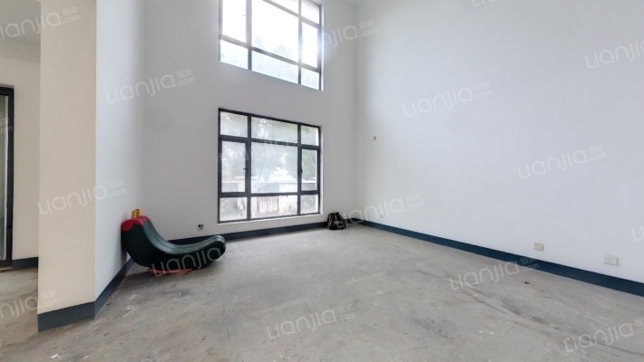 英伦美墅馆二手房实景图