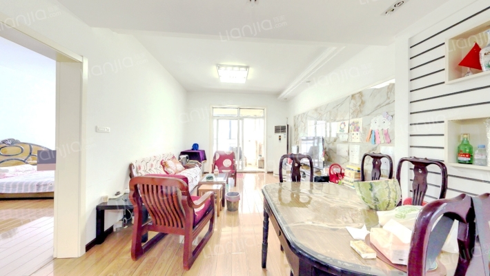 秦水名邸二手房实景图