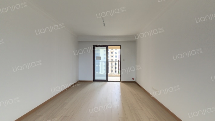 世茂龙湾八期二手房实景图