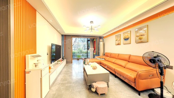 卓越樾山府二手房实景图