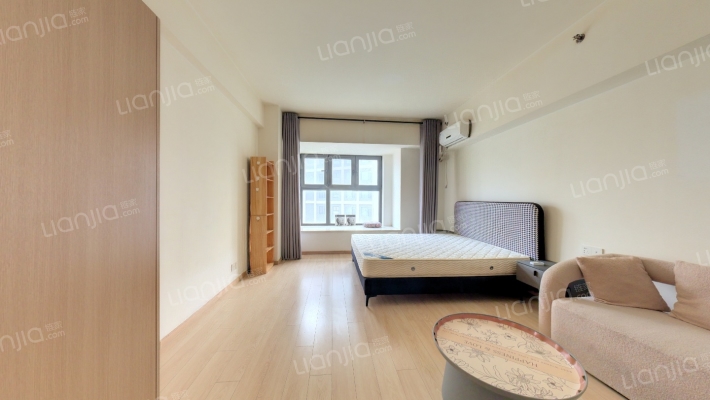 万科星空二手房实景图