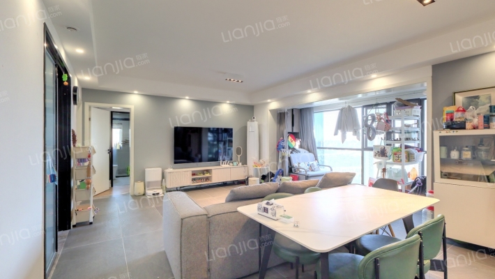 源上湾万融城C区二手房实景图