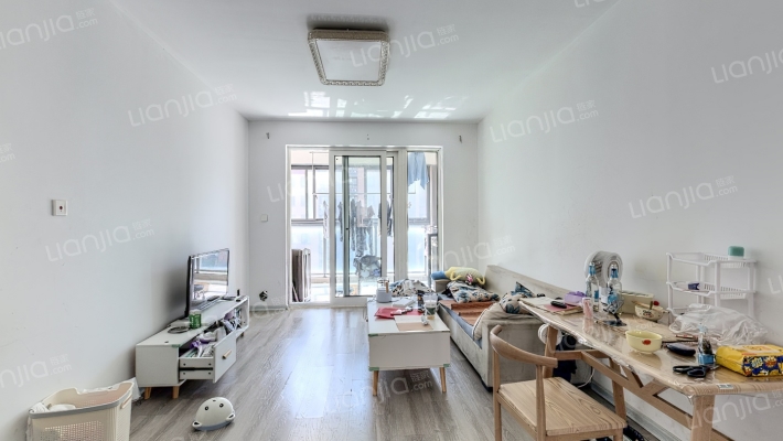 冠城大通四期梅苑二手房实景图