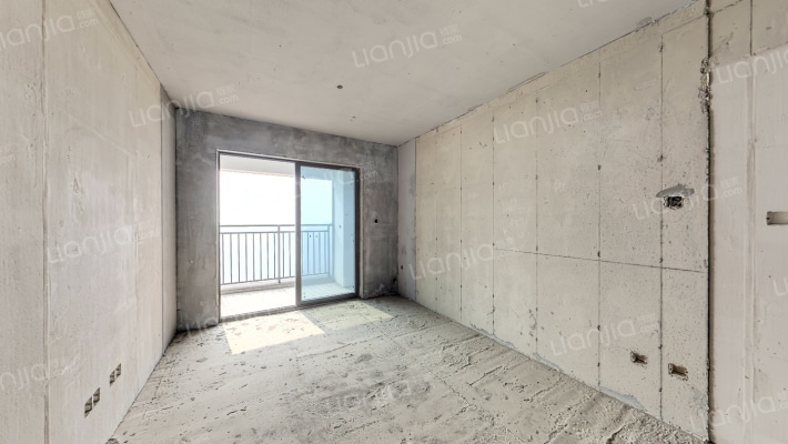 卓越伊景苑二手房实景图