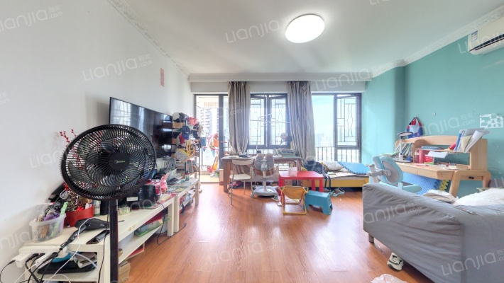 莱蒙水榭春天A区6期二手房实景图