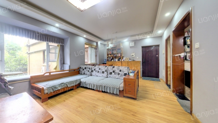 蓝润华府春天二手房实景图