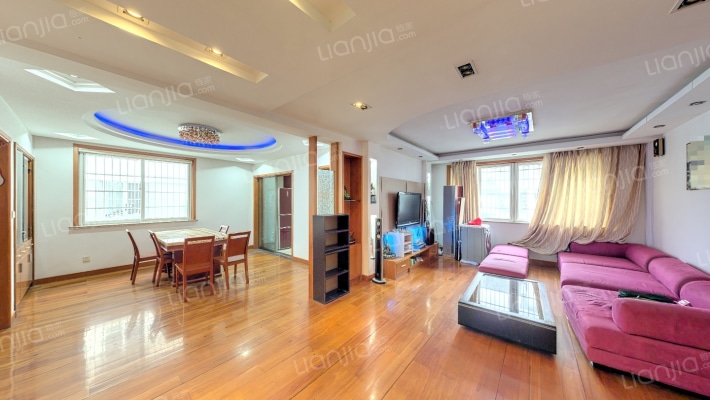 鸿景湾小区二手房实景图