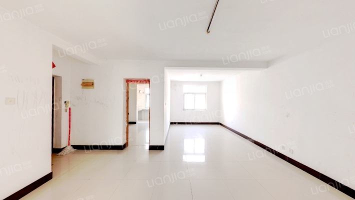 医药公司家属院二手房实景图