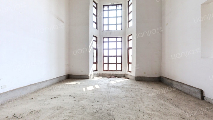 天鸿颐景别墅二手房实景图