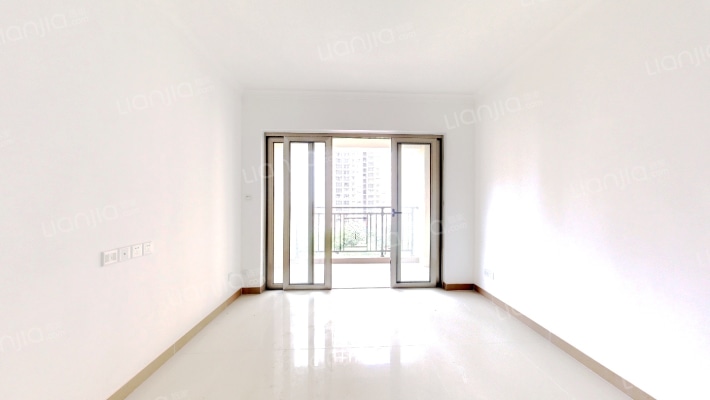 敏捷绿湖首府三期二手房实景图