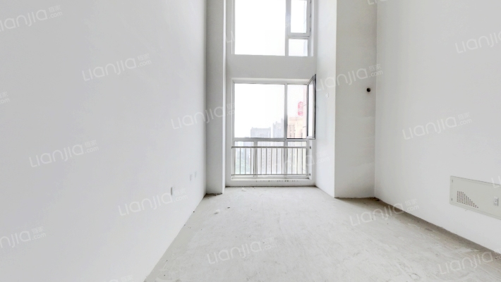 鲁商铂悦公馆二手房实景图