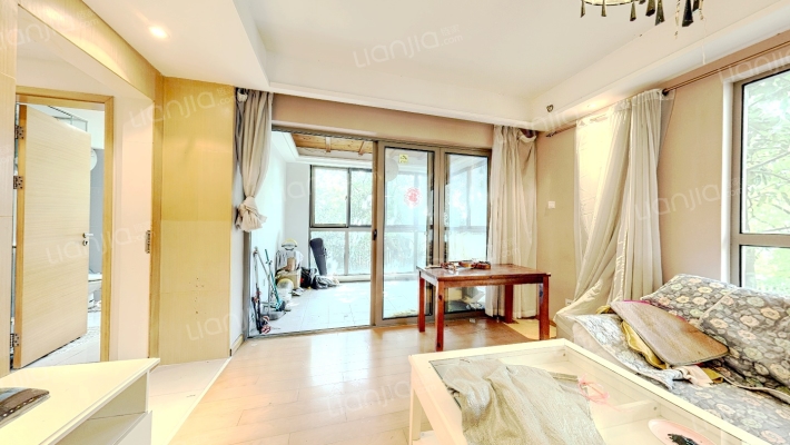 芳邻太湖天城公寓区二手房实景图