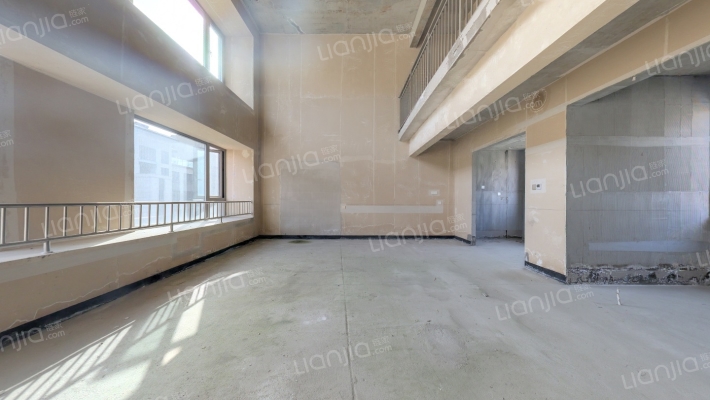 碧桂园央墅二手房实景图