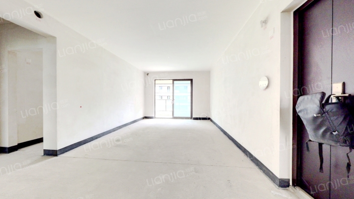 芷岸小区二手房实景图