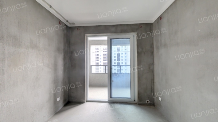 新兴岚湾三期西区二手房实景图