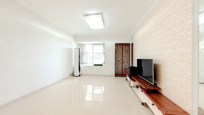 爱丁郡院二手房实景图